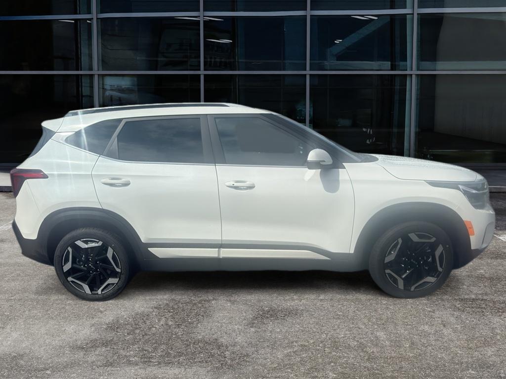 2026 Kia Seltos SX photo 2