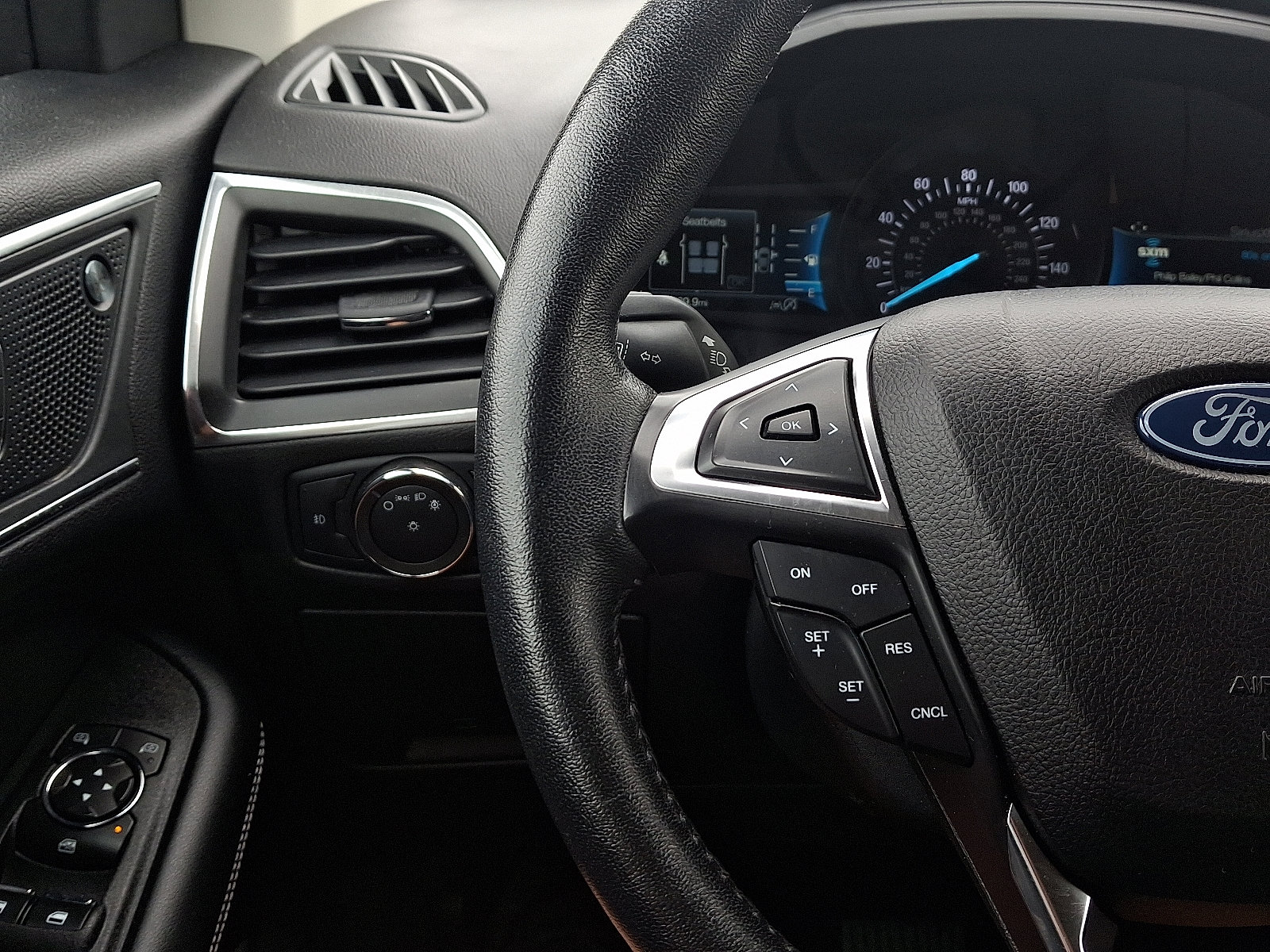 2022 Ford Edge Titanium photo 19
