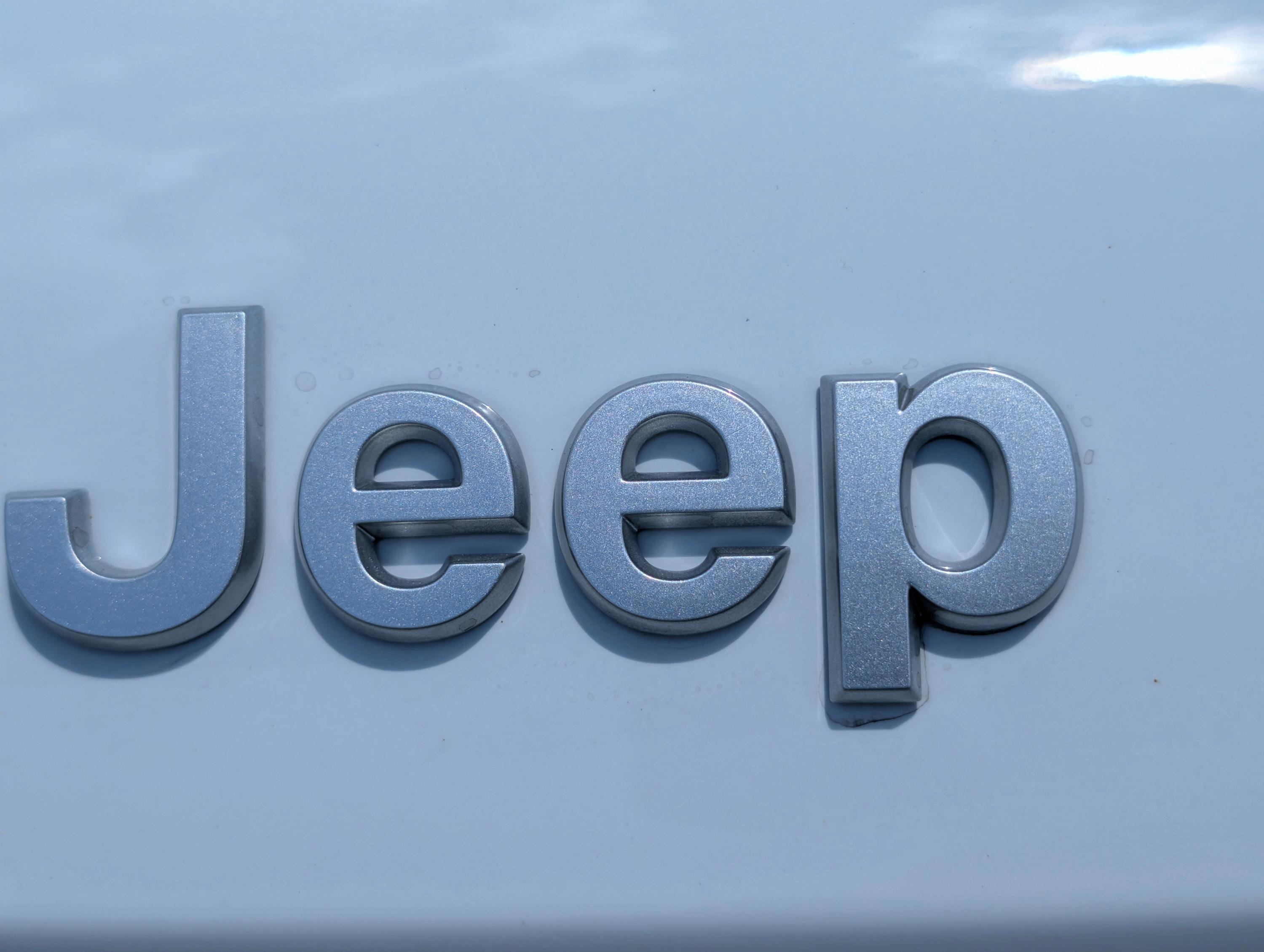 2025 Jeep Grand Cherokee Limited photo 4