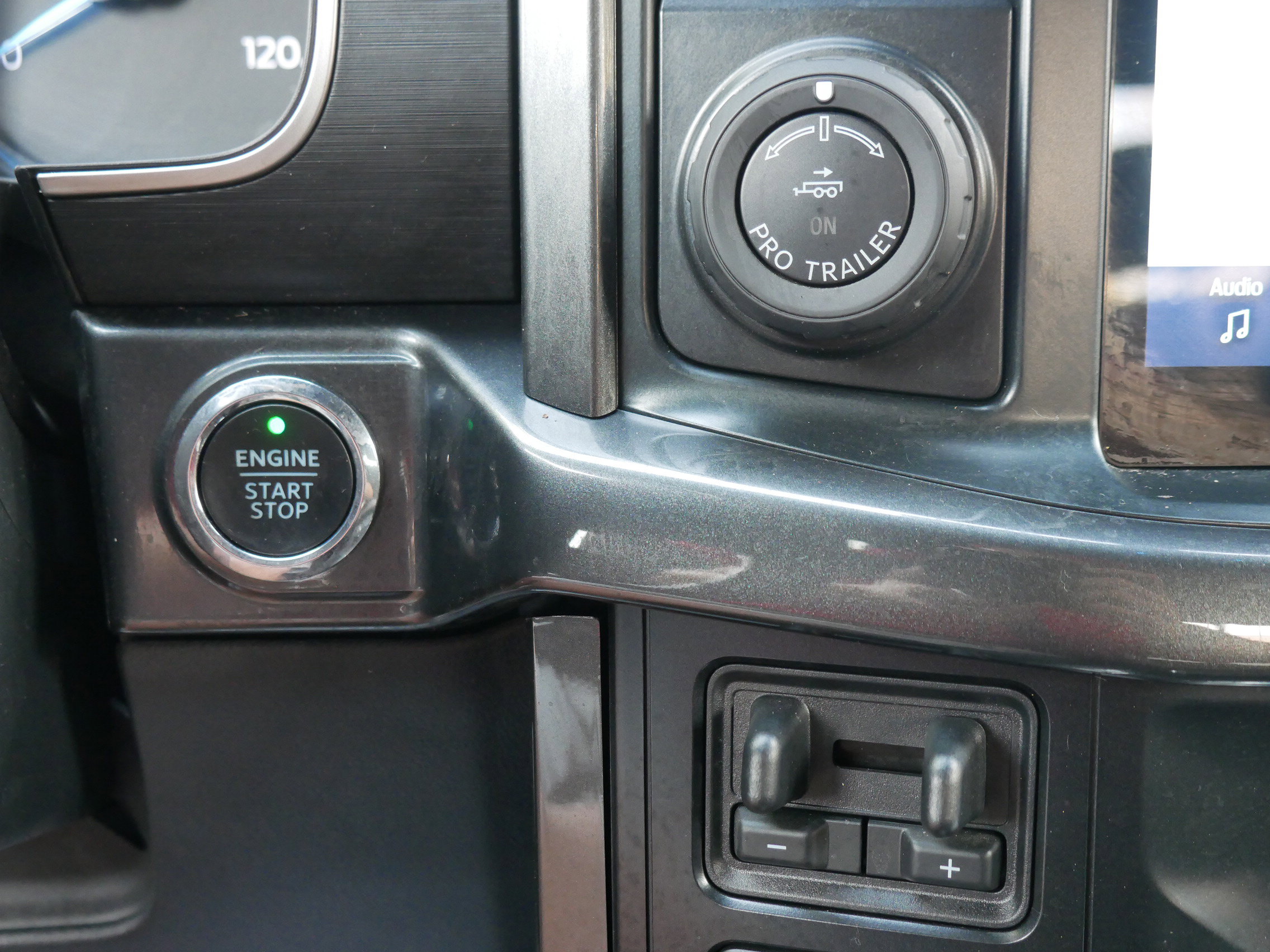 2022 Ford F-150 XLT photo 7