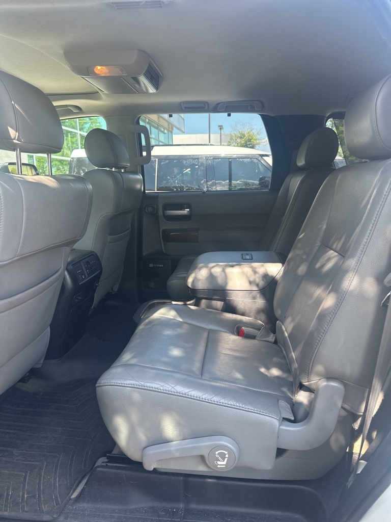 2011 Toyota Sequoia Platinum photo 8