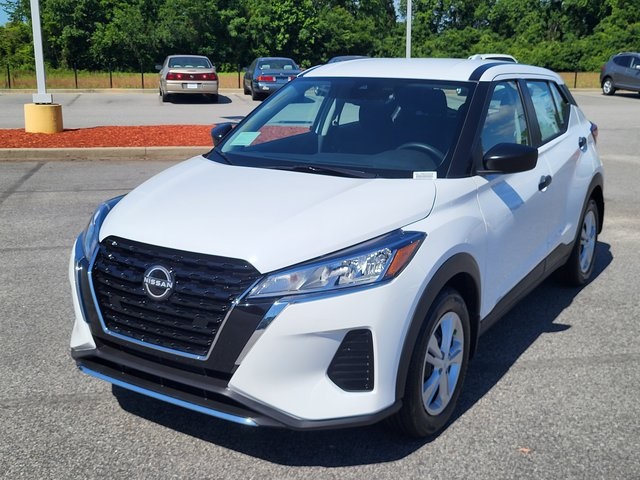 2025 Nissan Kicks Play S photo 6