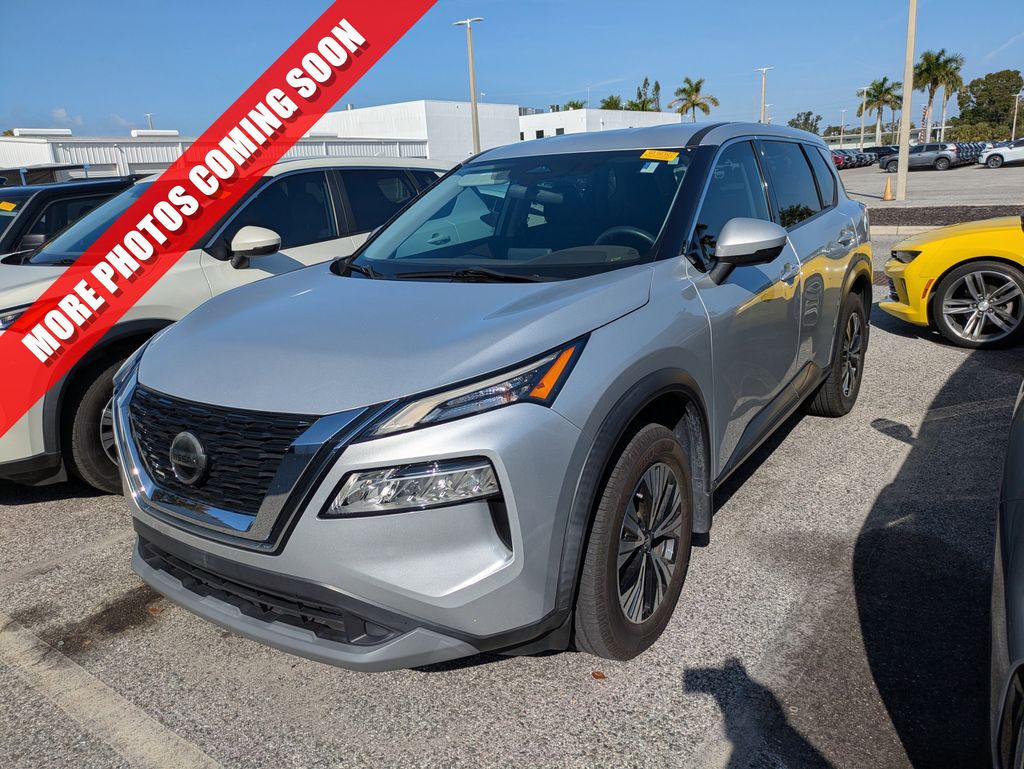 2021 Nissan Rogue SV's photo