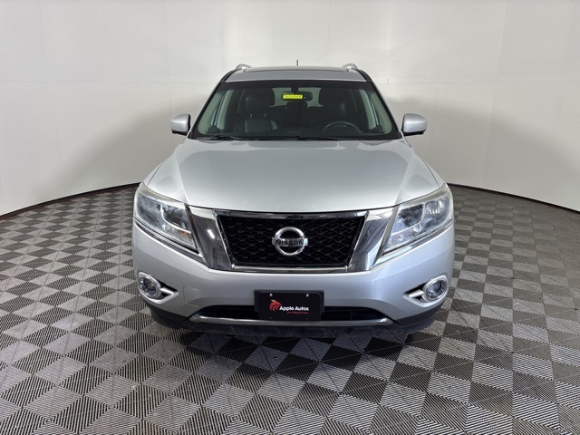 Used 2016 Nissan Pathfinder Platinum with VIN 5N1AR2MM5GC656976 for sale in Shakopee, Minnesota