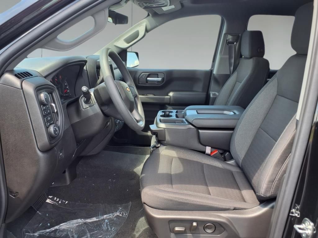 2025 Chevrolet Silverado 1500 Custom photo 12