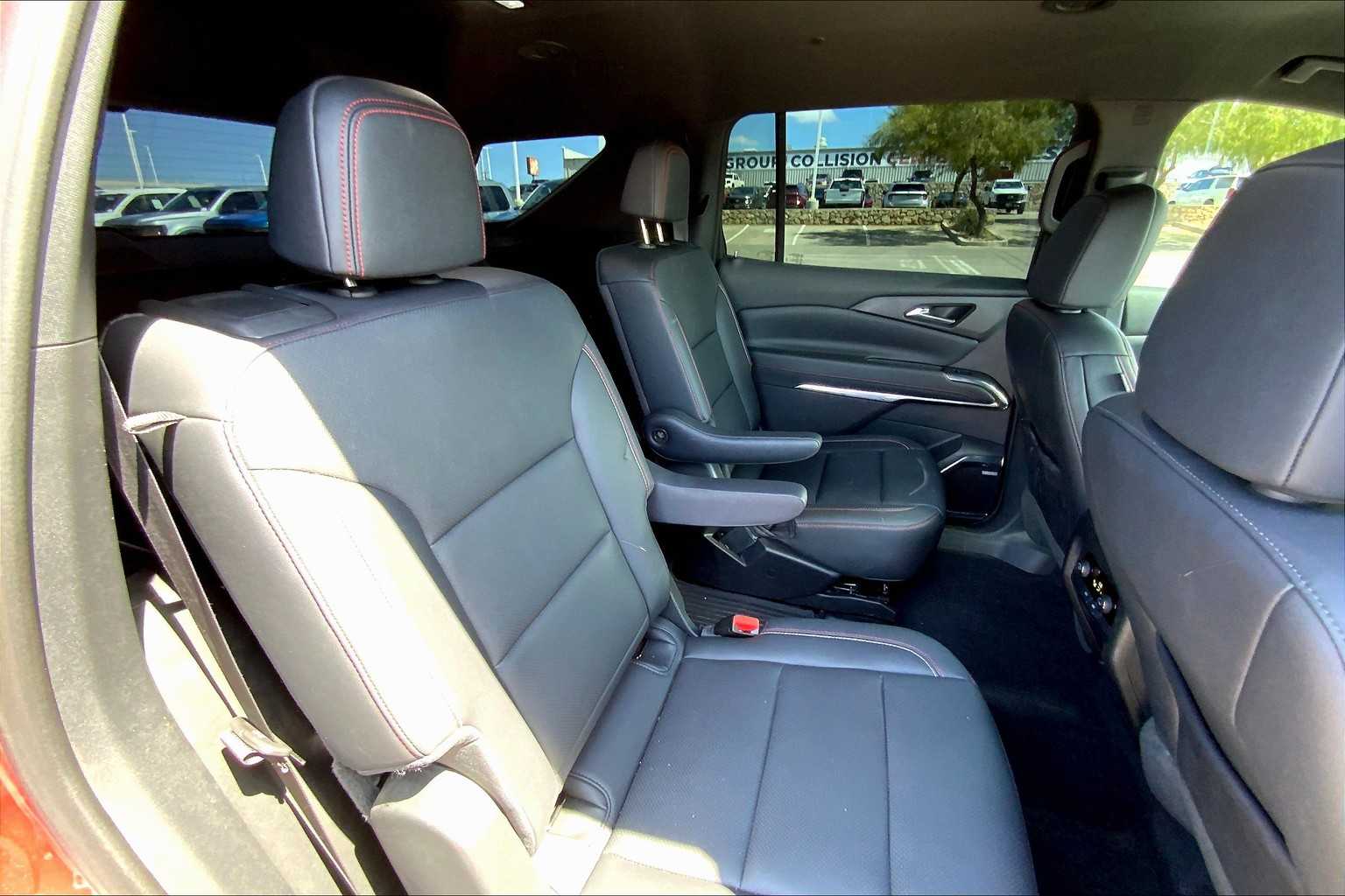 2025 Chevrolet Traverse Z71 photo 17