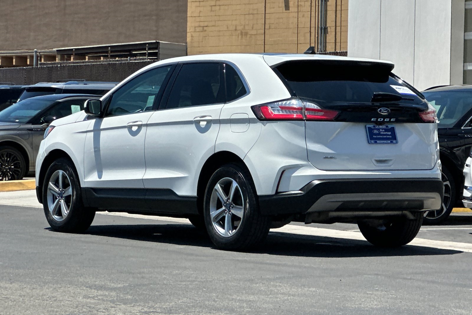 2021 Ford Edge SEL photo 4