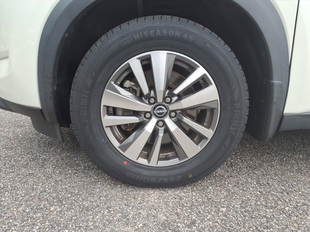 2023 Nissan Pathfinder SL photo 4