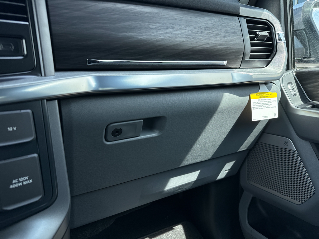2025 Ford F-150 Lariat photo 36