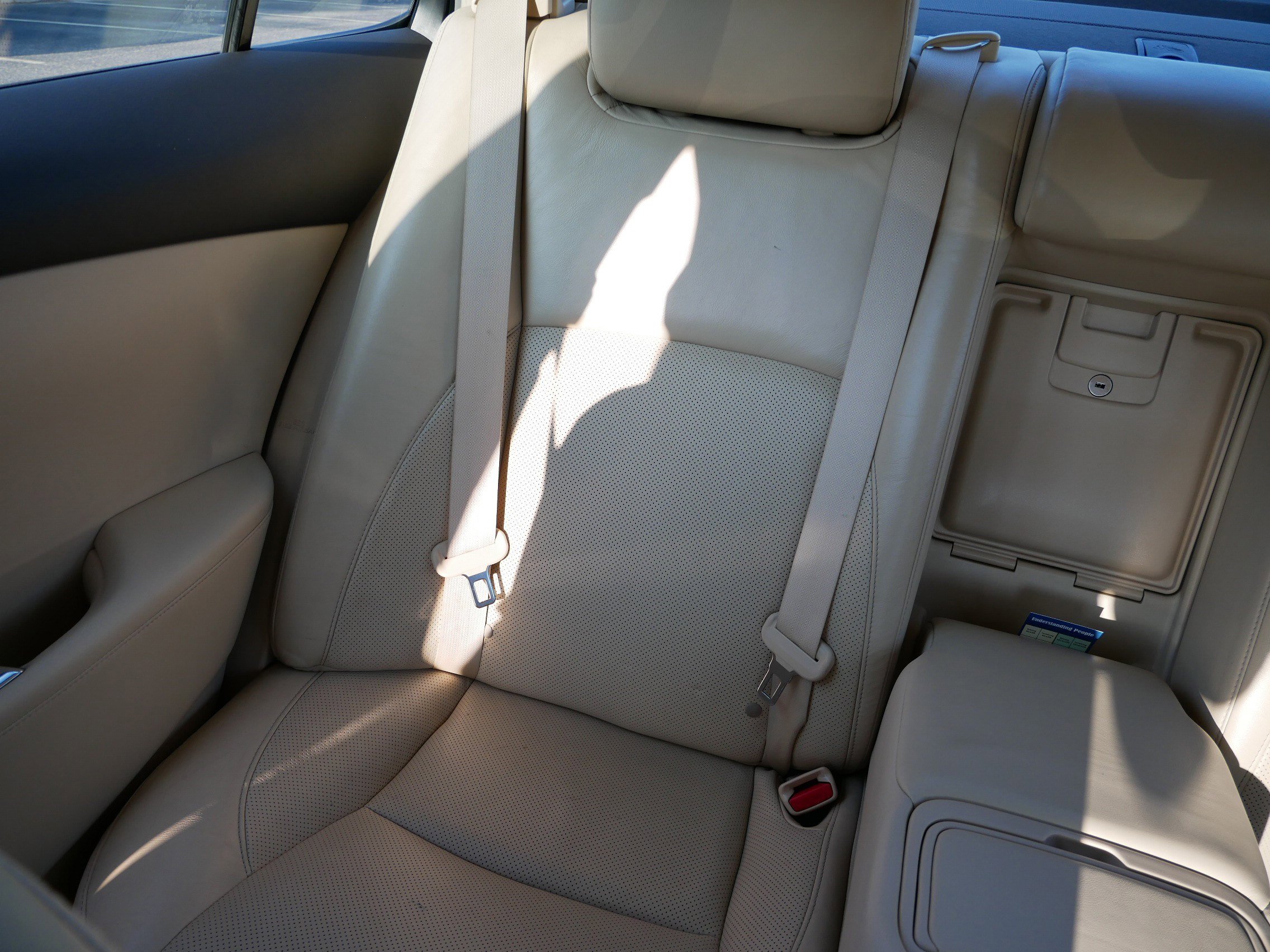 2010 Lexus ES 350 photo 12