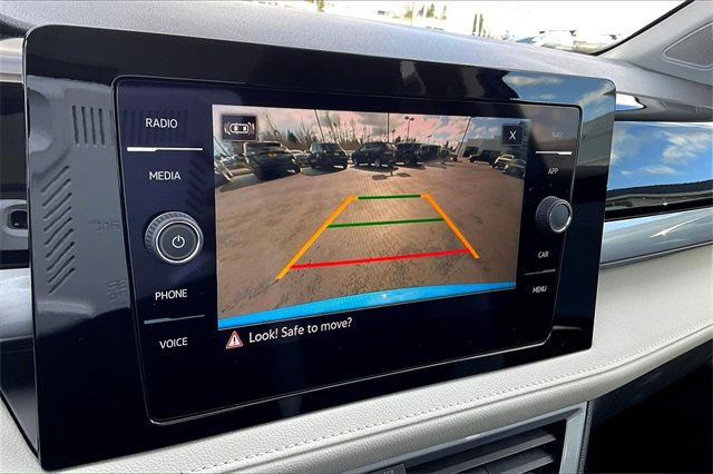 2025 Volkswagen Taos SEL photo 21