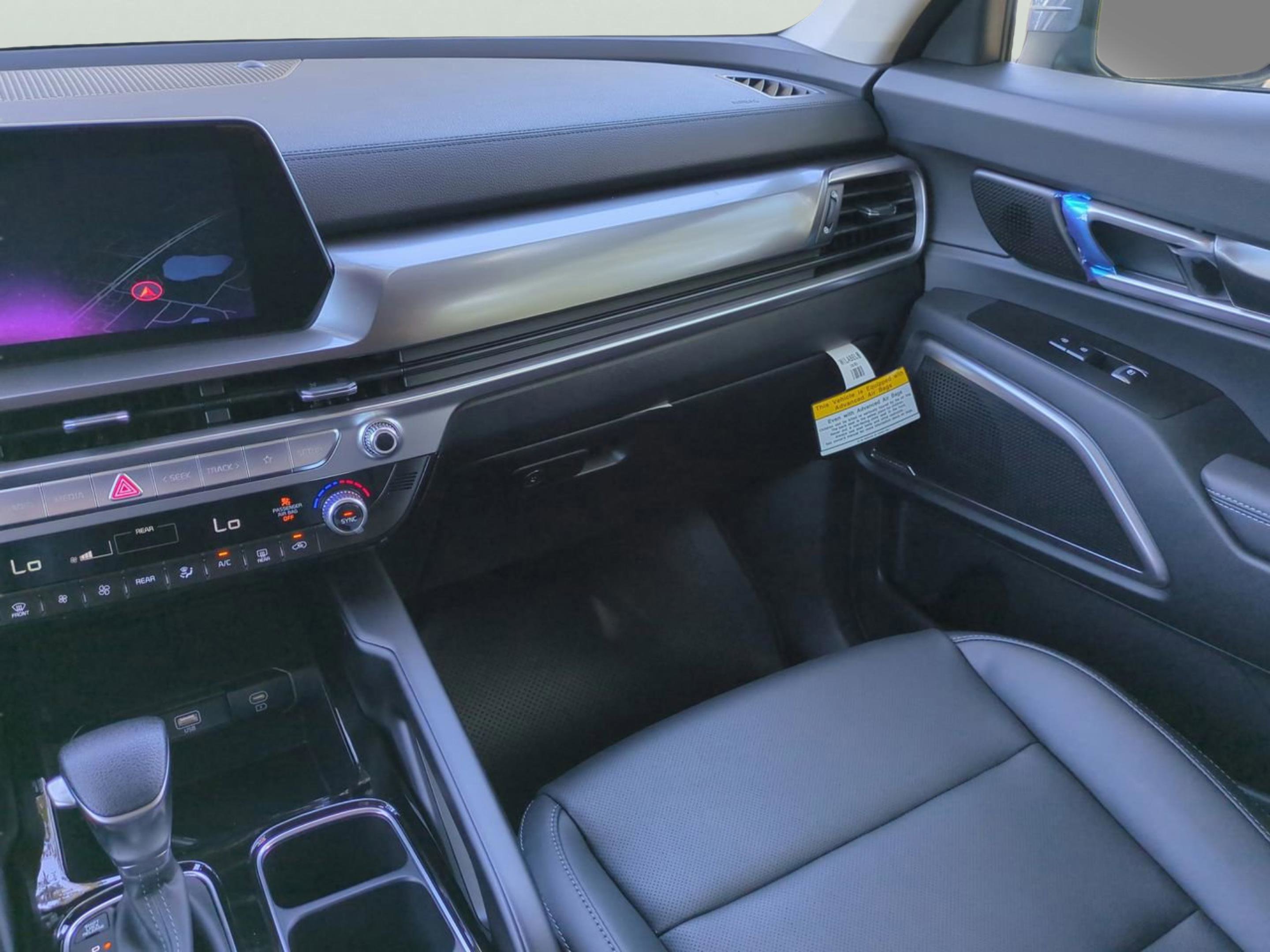 2025 Kia Telluride LX photo 18