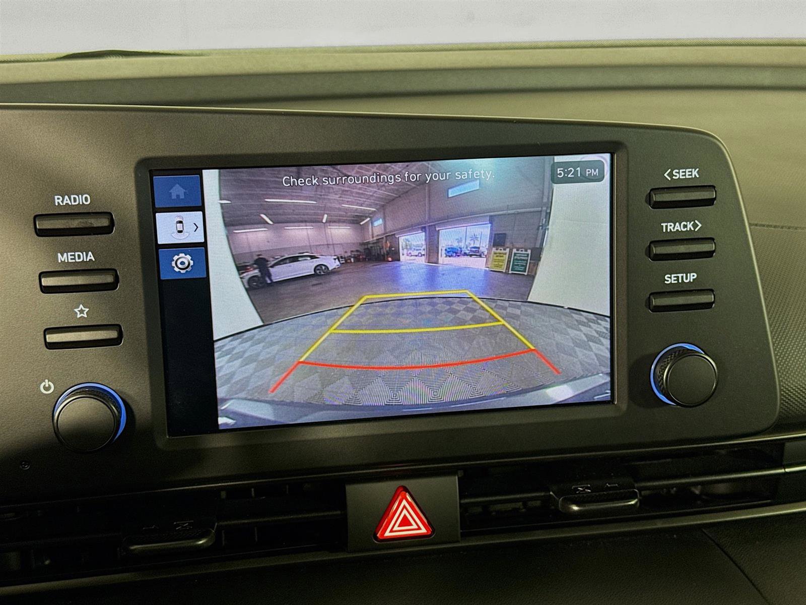 2025 Hyundai Elantra SEL Sport photo 15