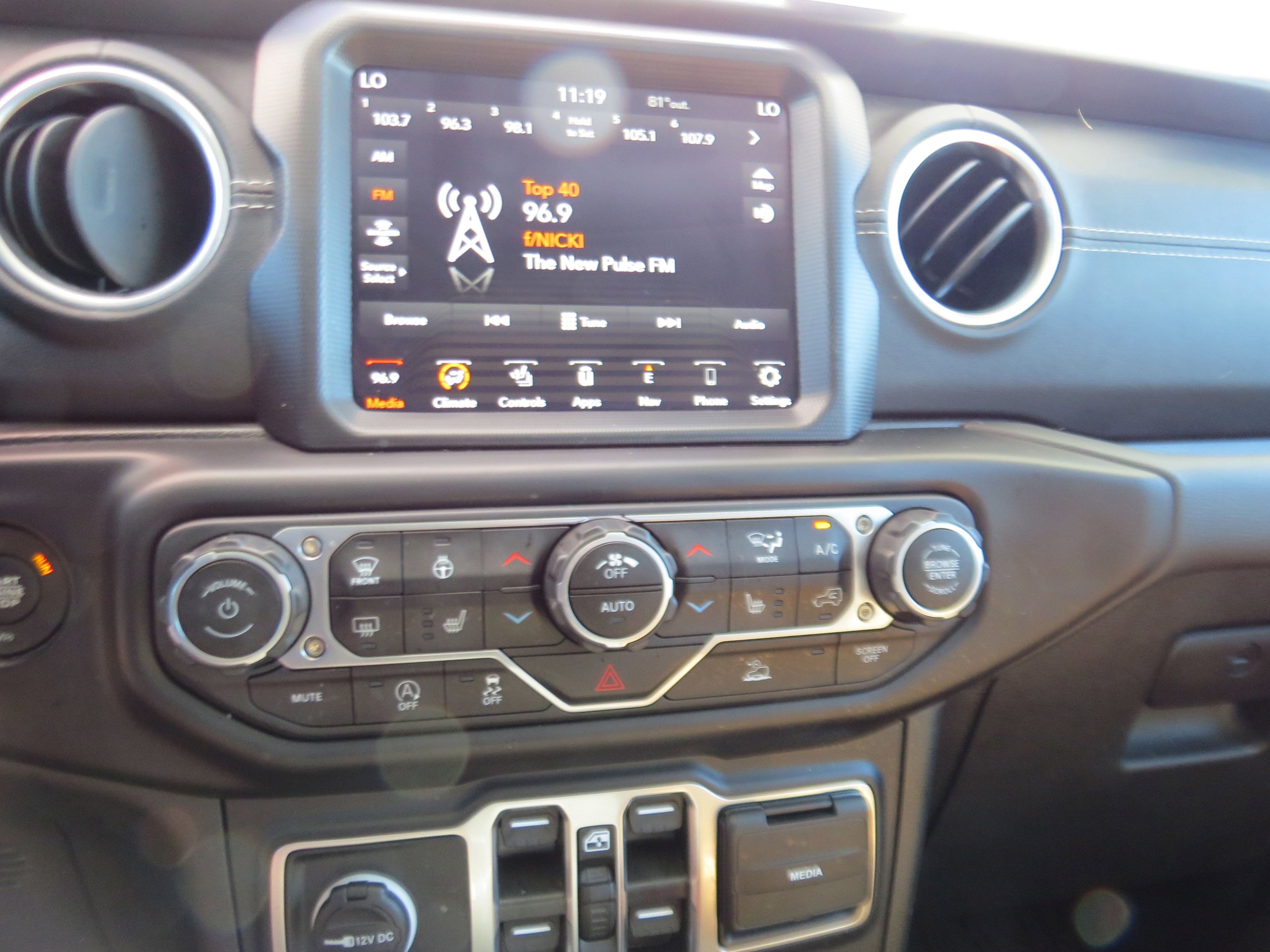 2023 Jeep Gladiator Overland photo 31