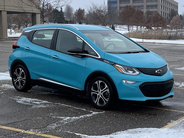 2021 Chevrolet Bolt EV Premier's photo