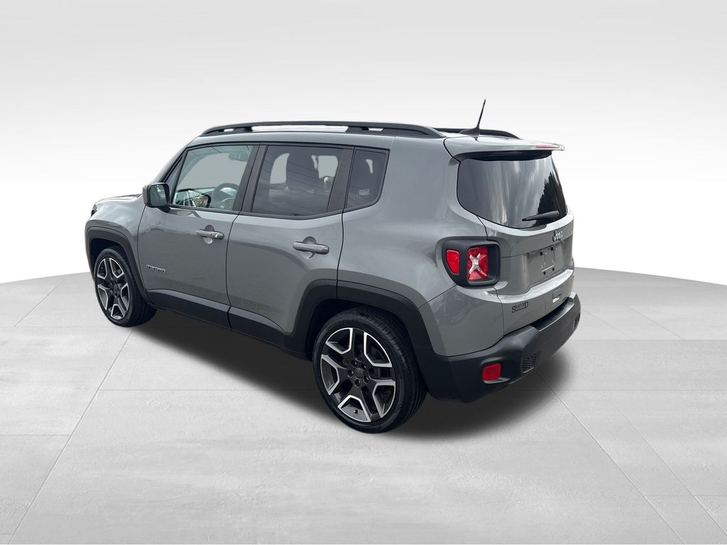 2021 Jeep Renegade Latitude photo 3