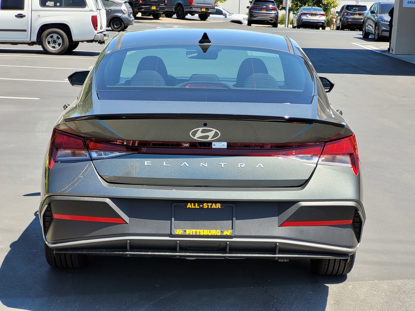 2025 Hyundai Elantra SEL Sport photo 4