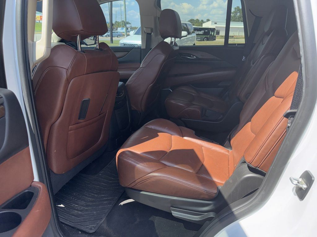 2020 Cadillac Escalade Luxury photo 8