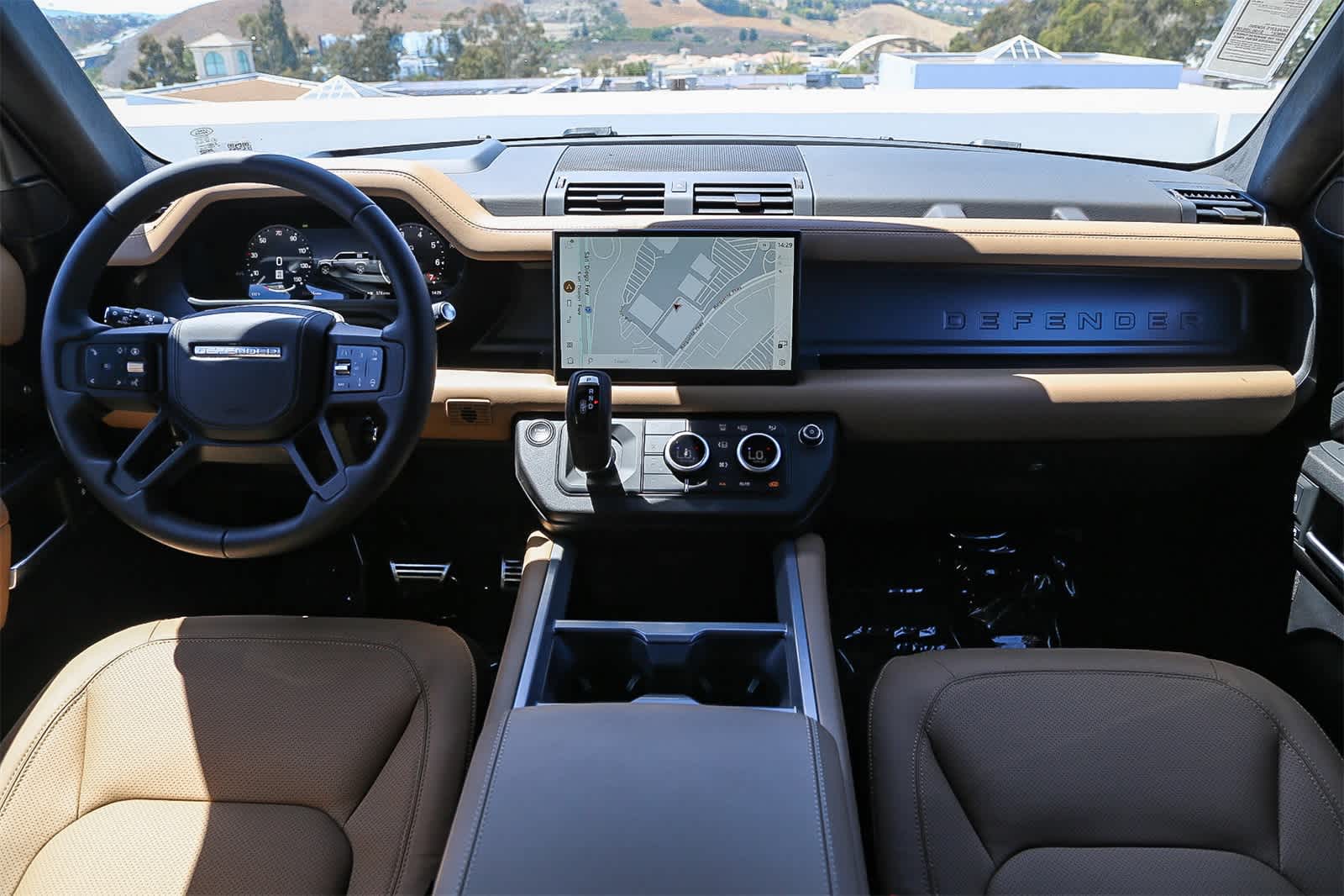 2025 Land Rover Defender 110 photo 12