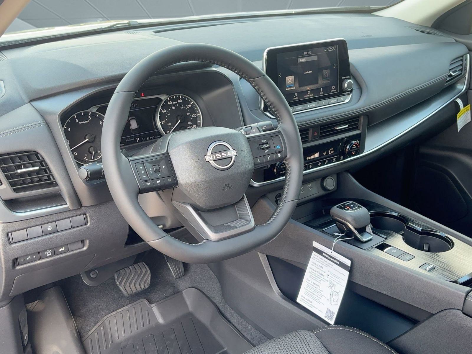 2026 Nissan Rogue SV photo 3