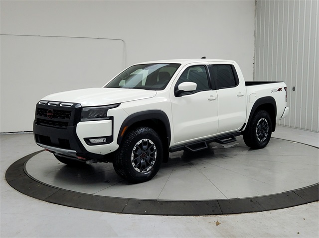 2026 Nissan Frontier PRO-4X photo 3