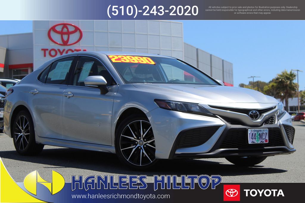 2022 Toyota Camry SE