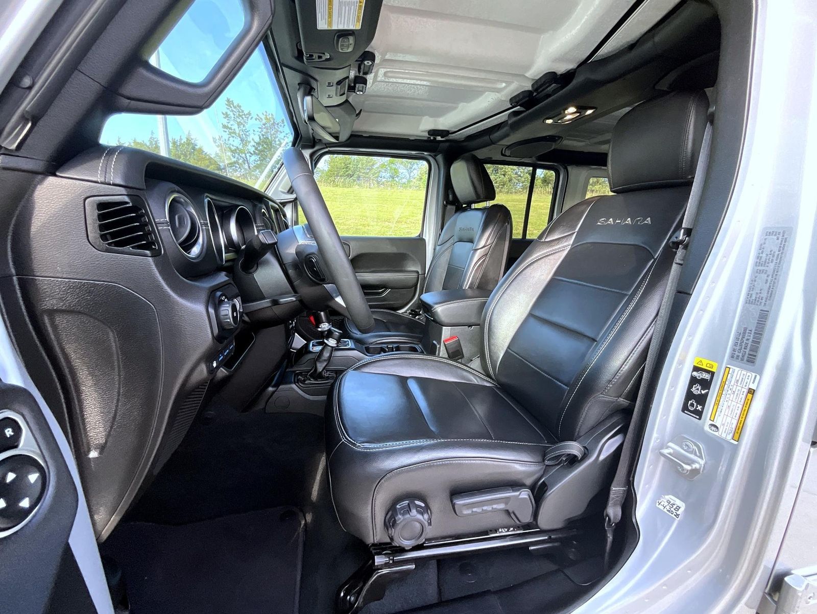 2023 Jeep Wrangler Sahara 4xe photo 12