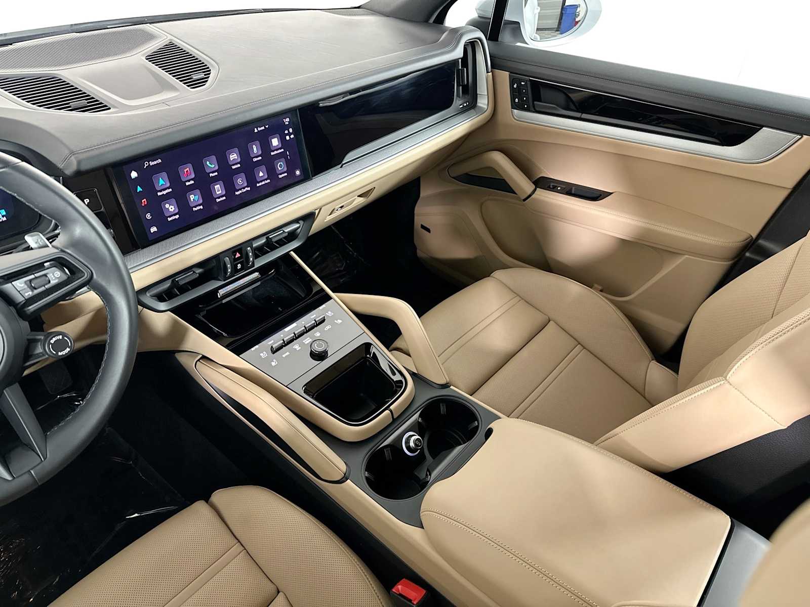 2024 Porsche Cayenne photo 19