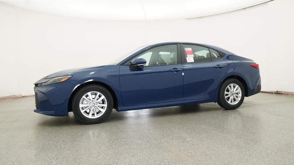 2025 Toyota Camry LE photo 8