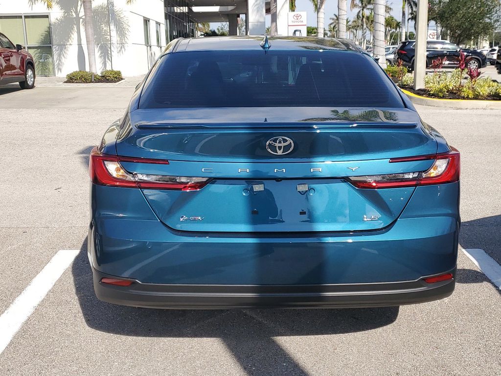 2025 Toyota Camry LE photo 6
