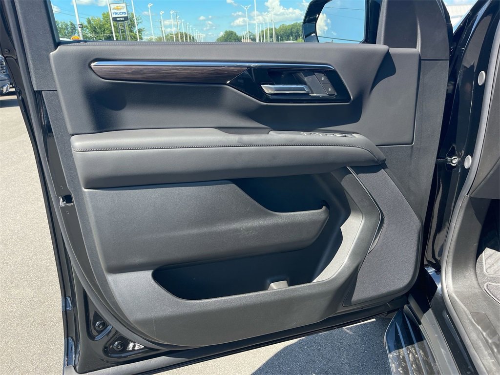 2025 Chevrolet Tahoe LS photo 25
