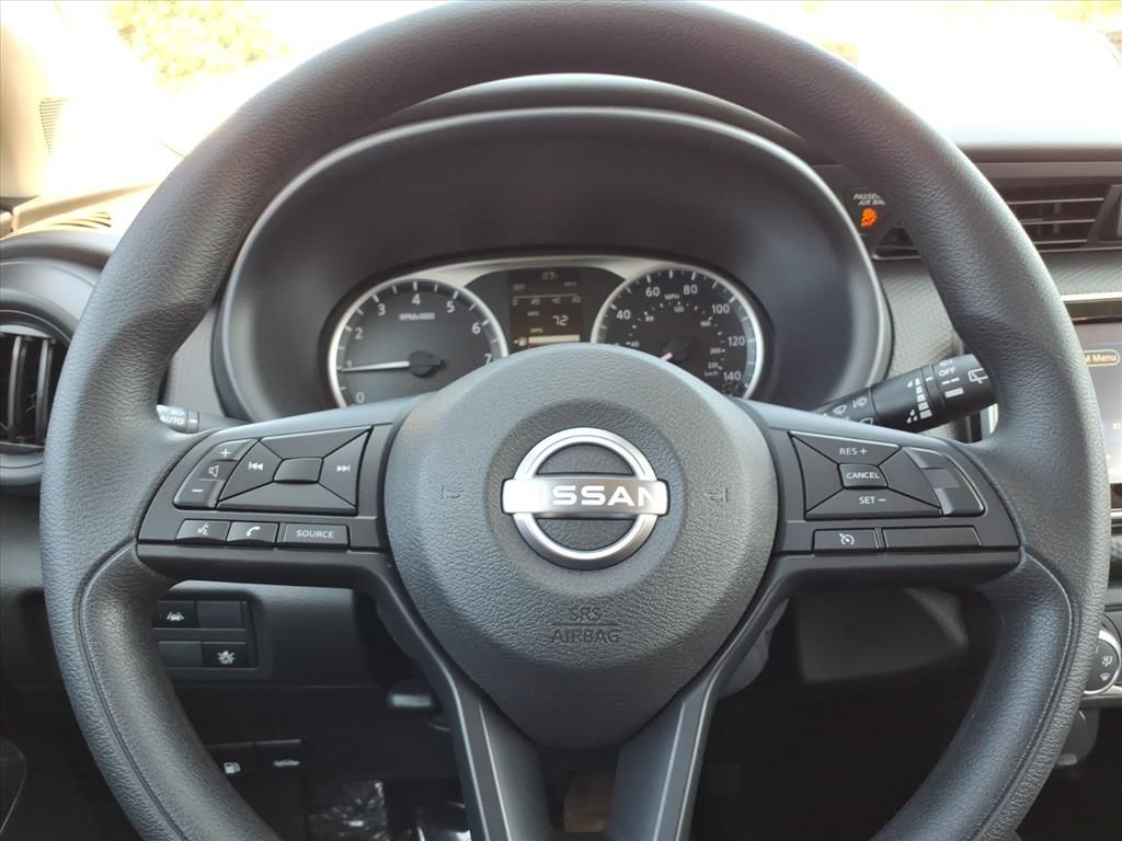 2025 Nissan Kicks Play S photo 13