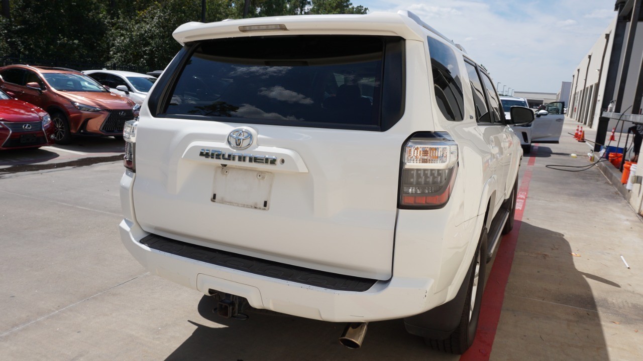 2015 Toyota 4Runner Base photo 3