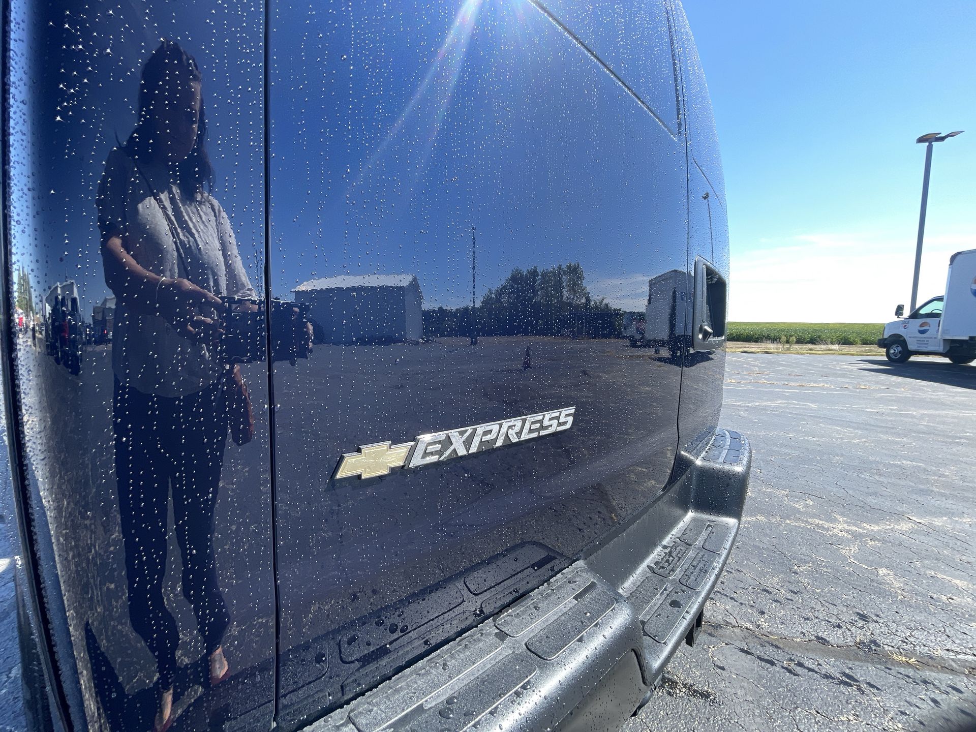 2025 Chevrolet Express Cargo 3500 photo 37