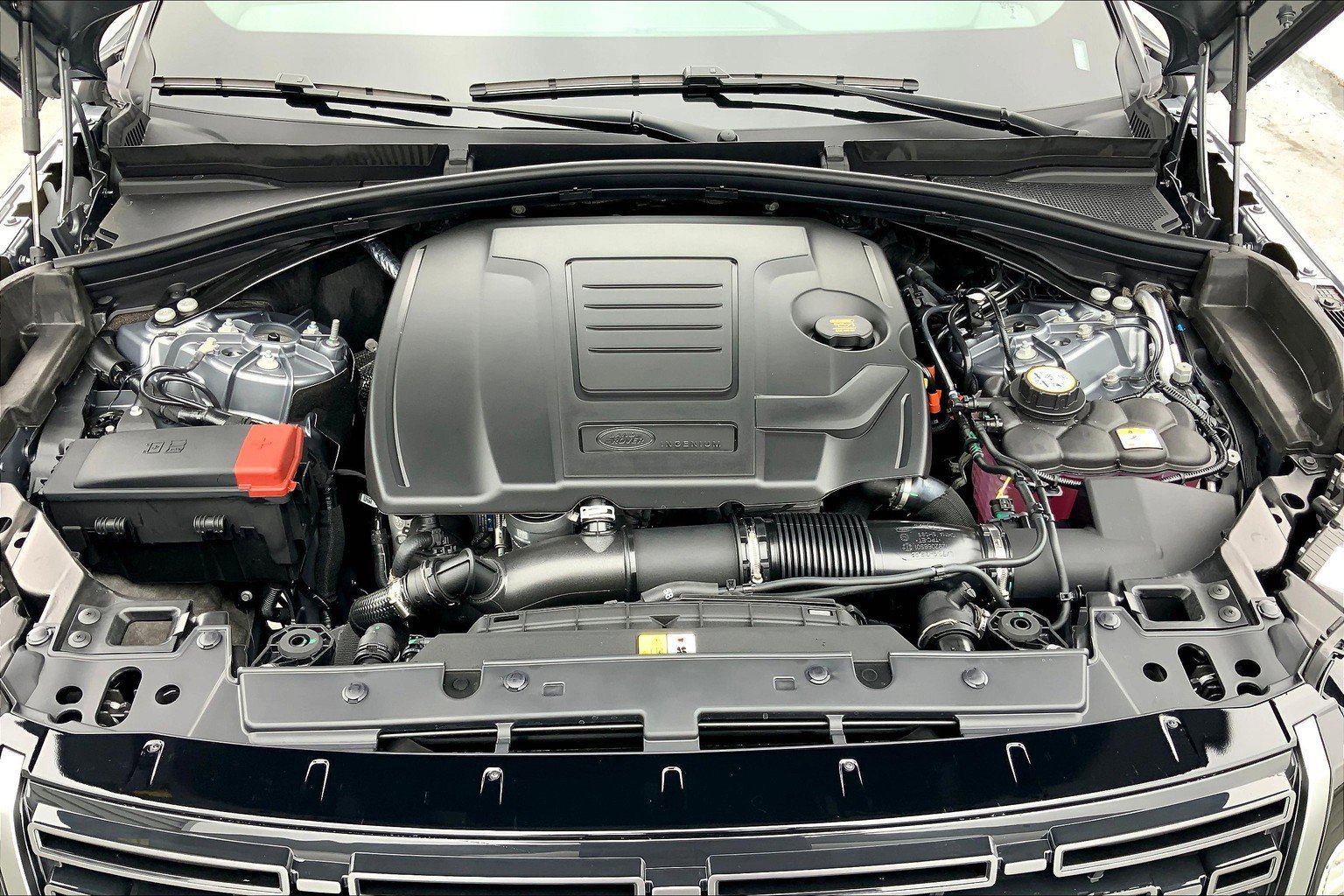 2026 Land Rover Range Rover Velar S photo 7