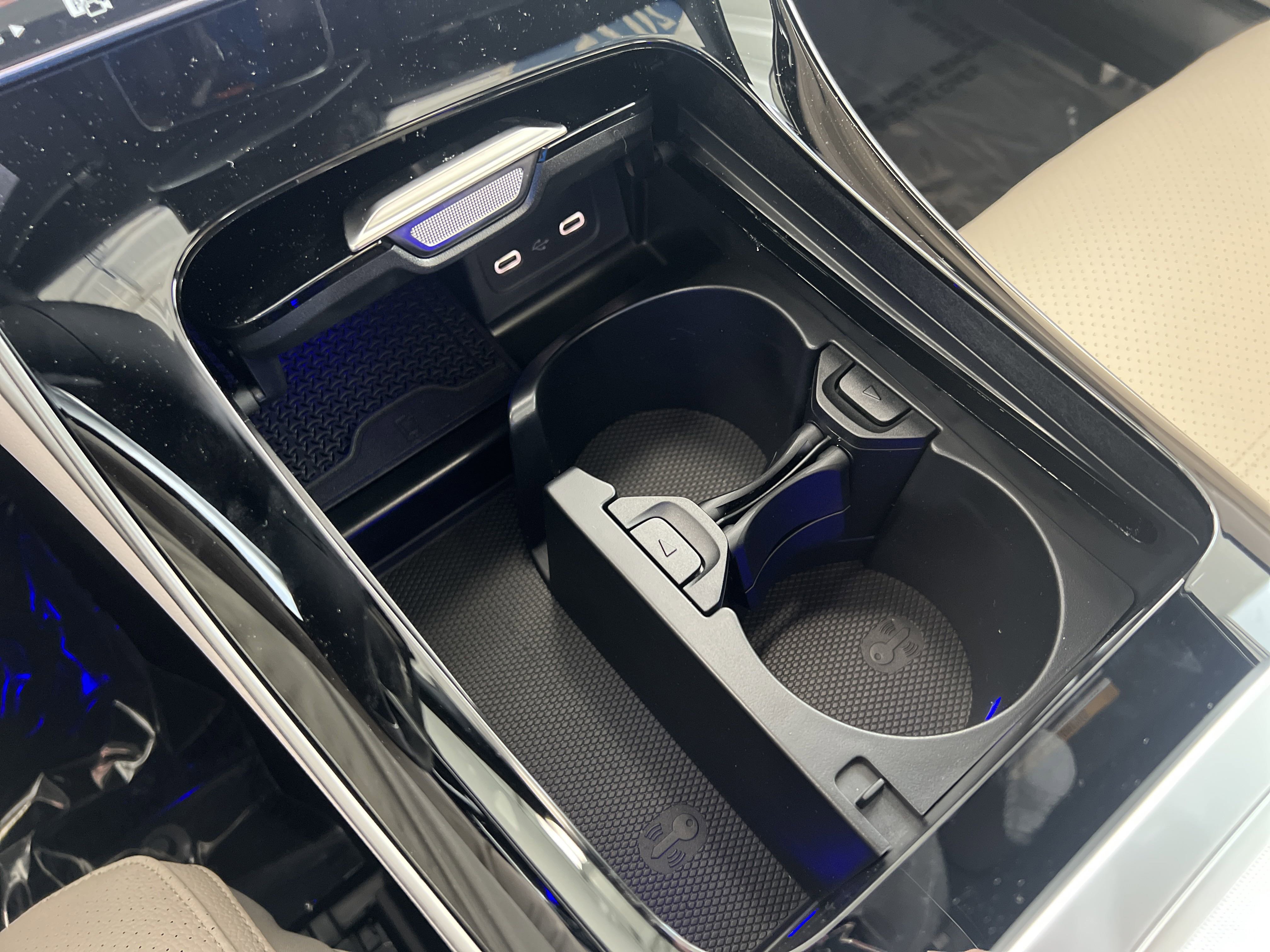 2025 Mercedes Benz C 300 photo 36