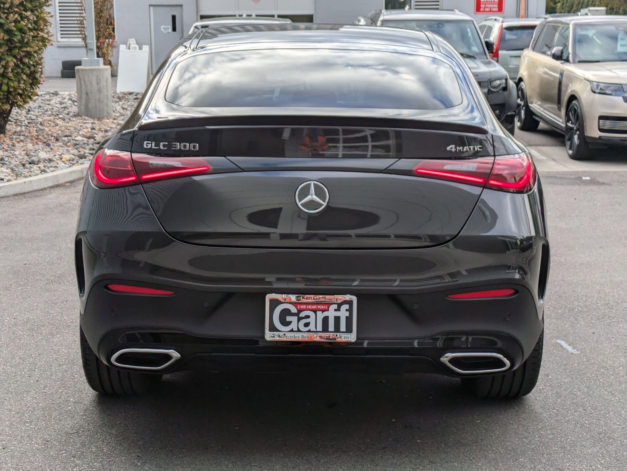2025 Mercedes Benz GLC 300 photo 4