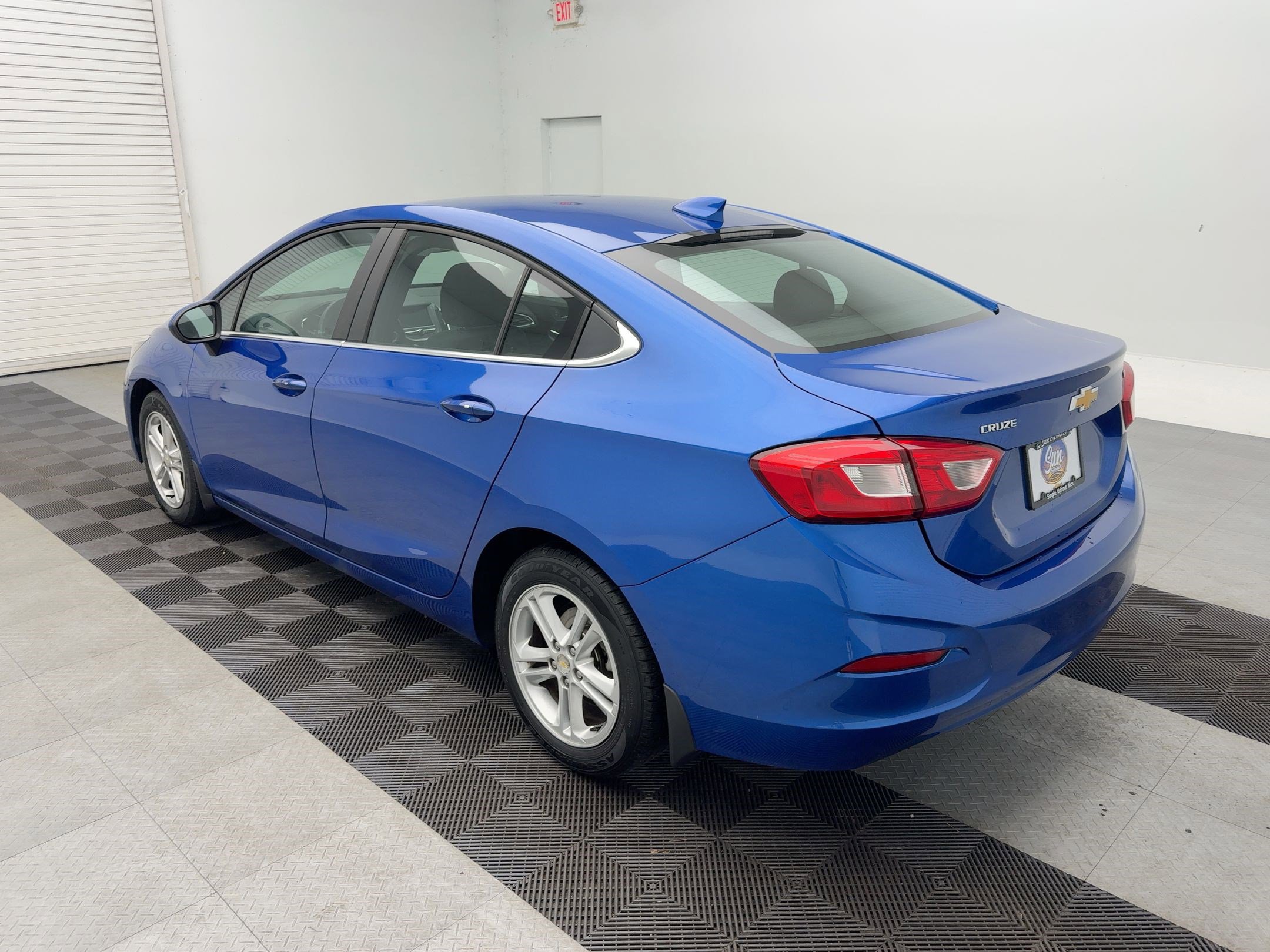 2017 Chevrolet Cruze LT photo 3