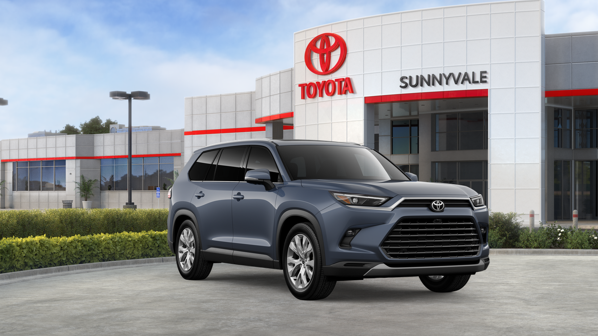 2026 Toyota Highlander Hybrid Limited photo 4