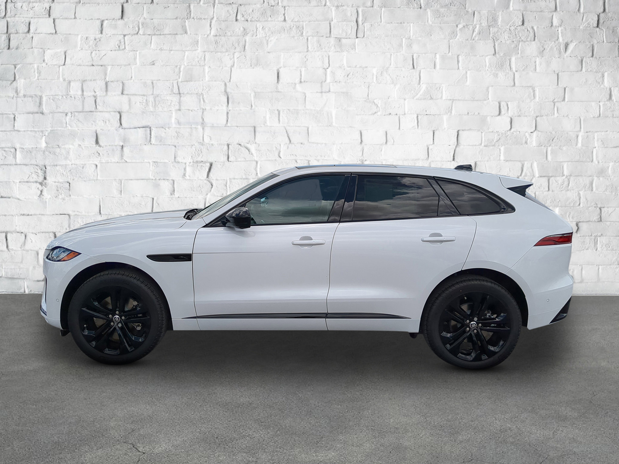 2026 Jaguar F-PACE P250 R-Dynamic S photo 3
