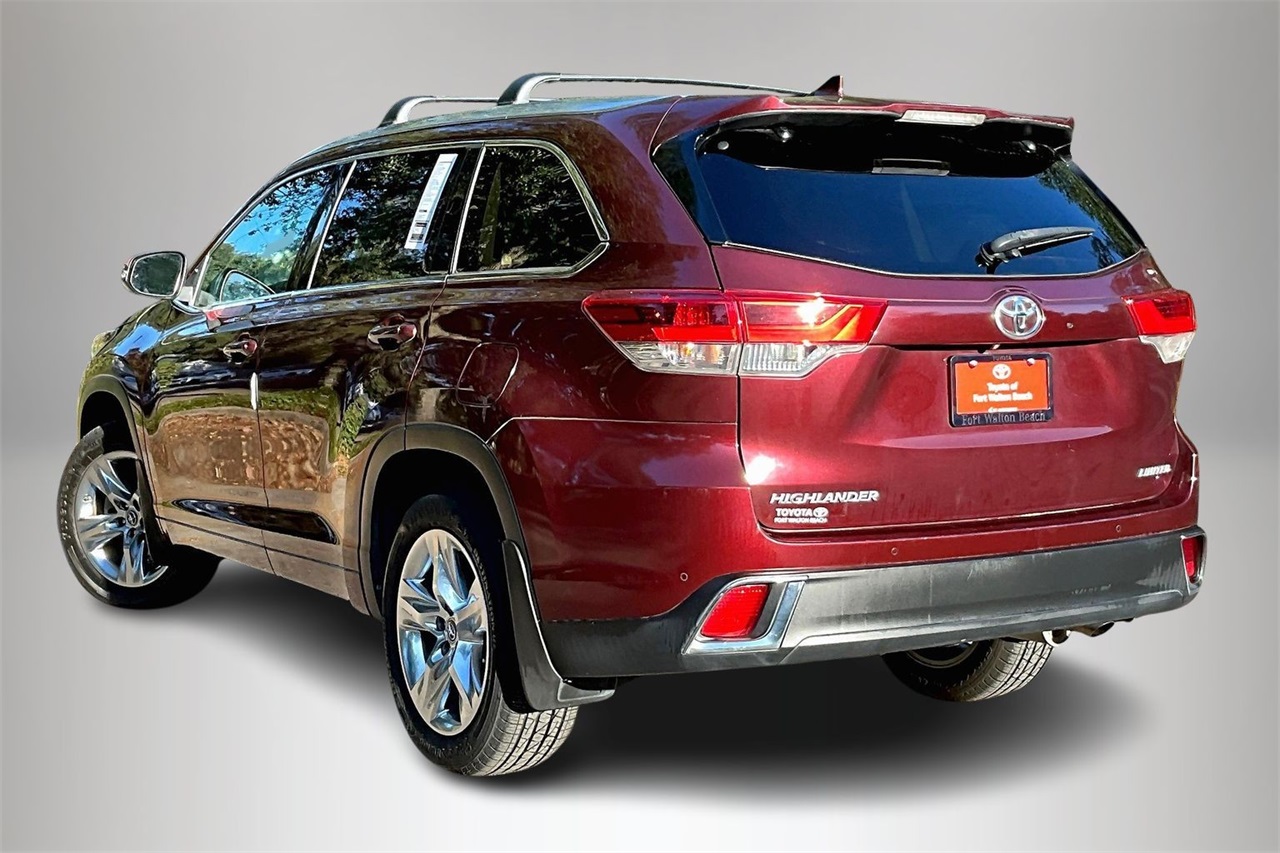 2017 Toyota Highlander Limited photo 3