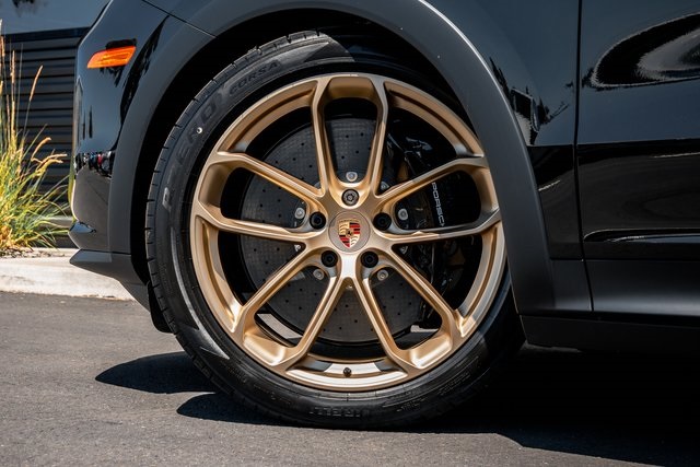 2025 Porsche Cayenne Turbo GT photo 2