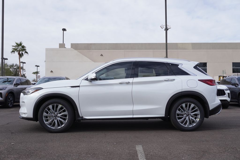 2025 Infiniti QX50 Luxe photo 2