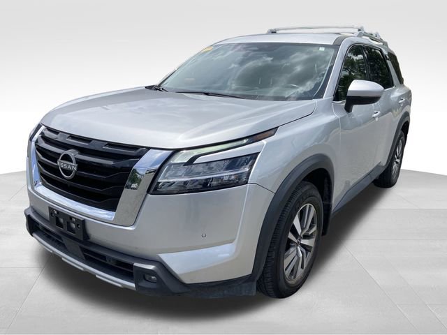 2023 Nissan Pathfinder SL photo 2