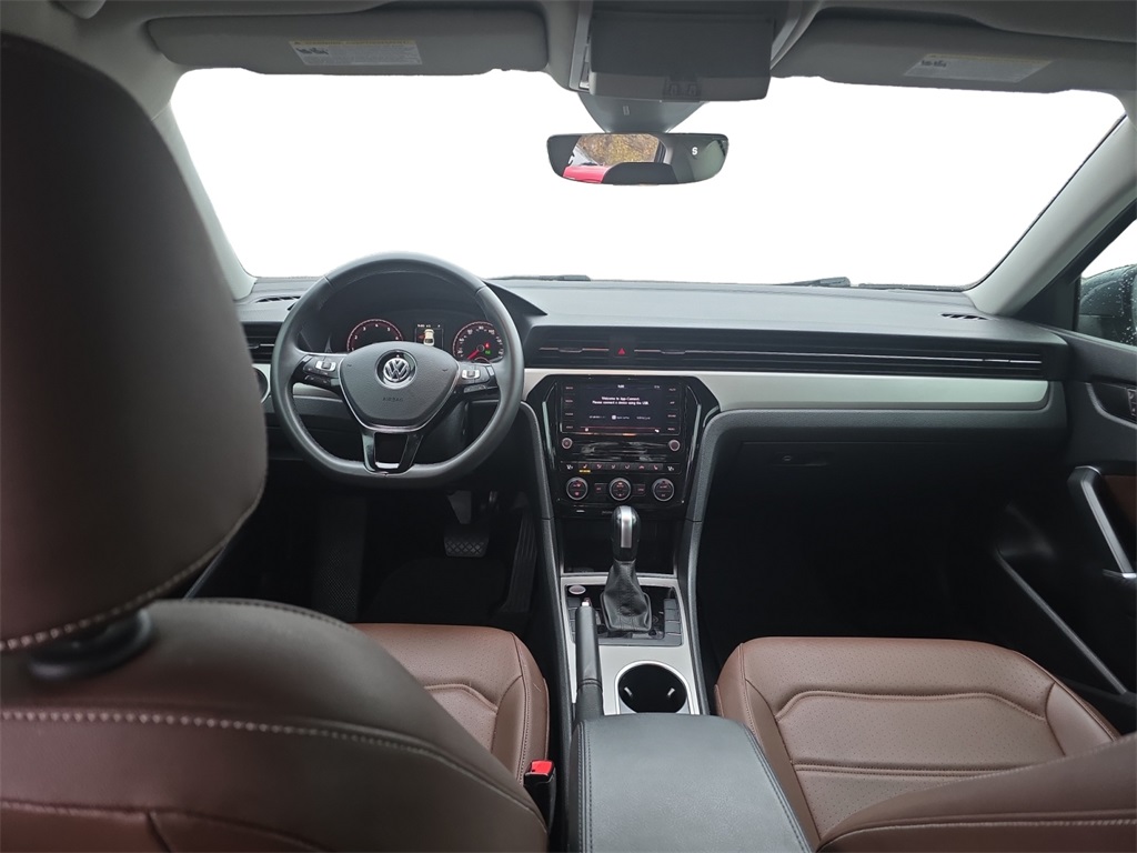 2022 Volkswagen Passat 2.0T SE photo 2