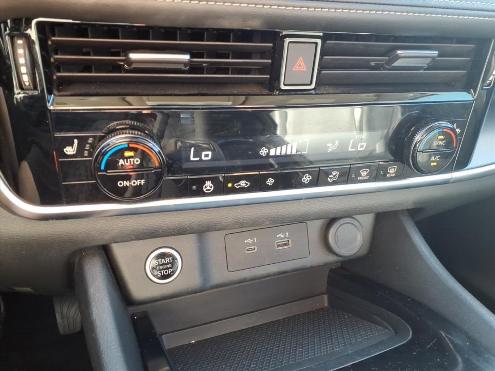 2022 Nissan Rogue SV Silver at Robbins Nissan