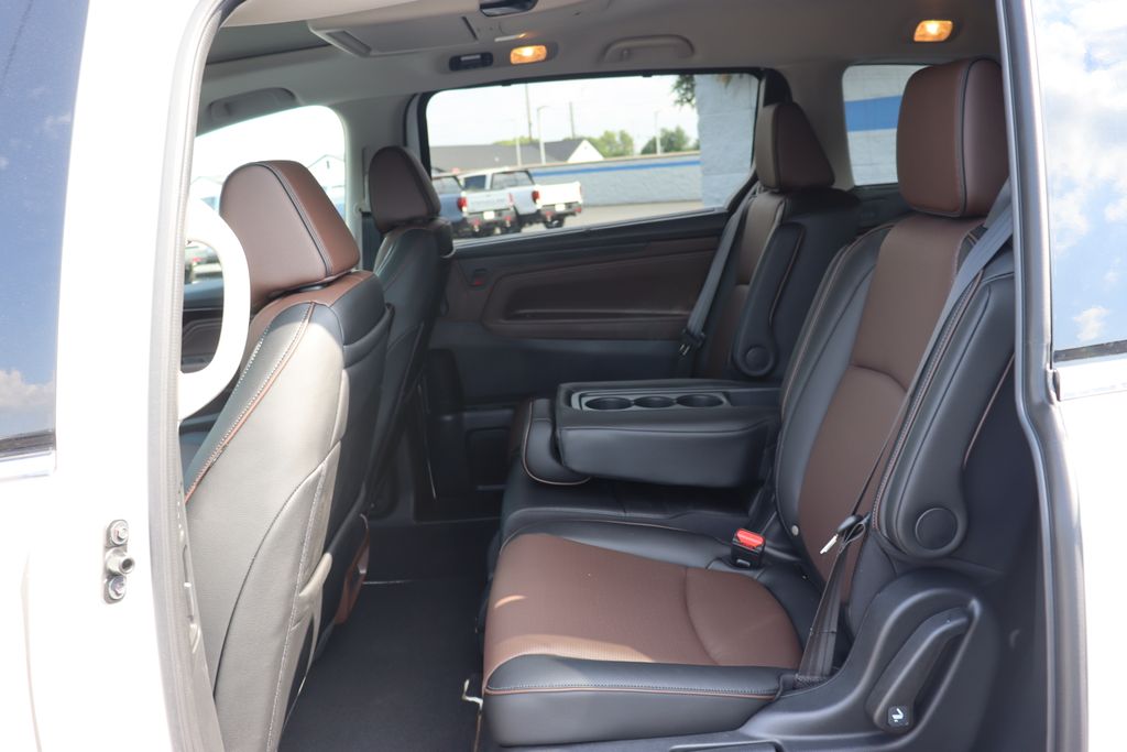 2026 Honda Odyssey Elite photo 11