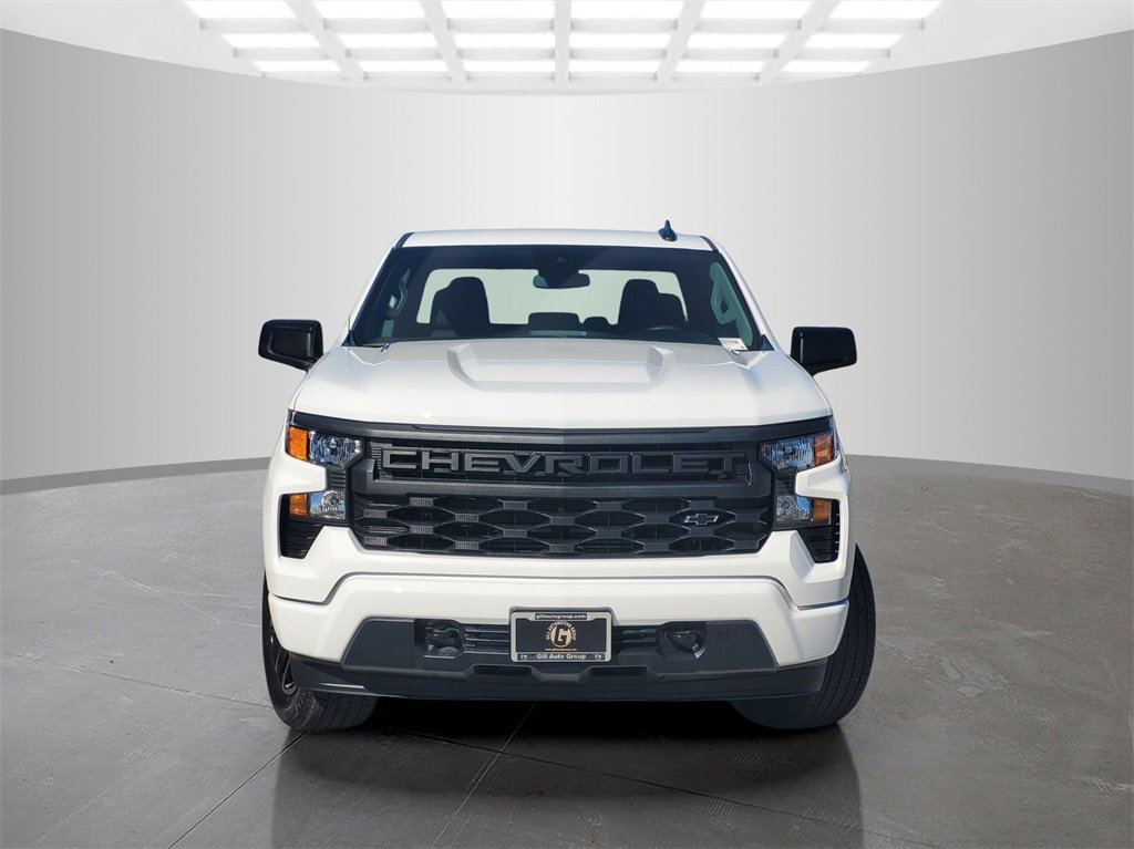2025 Chevrolet Silverado 1500 Custom photo 2