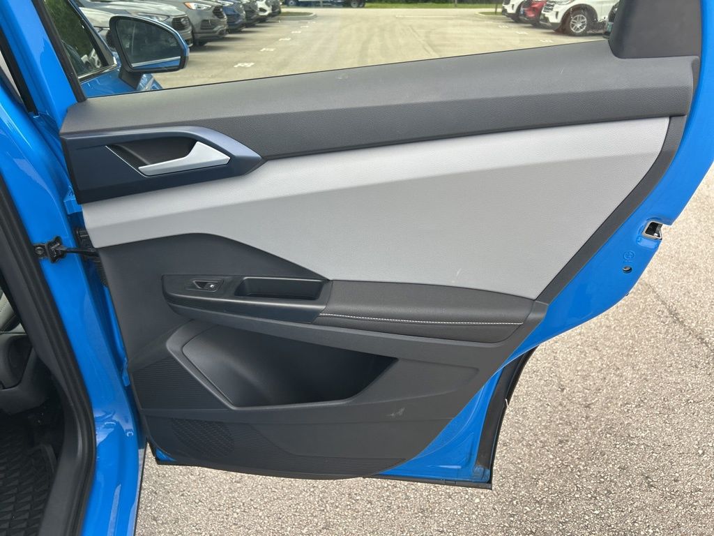 2024 Volkswagen Taos SE photo 41