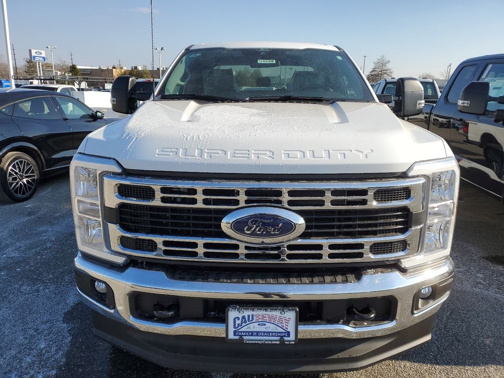 2025 Ford F-250 XLT photo 2